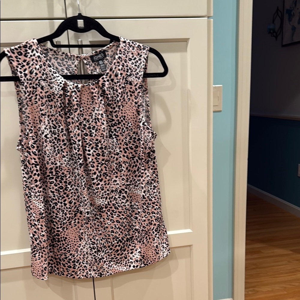 Jones New York Brown Tan Pleated Sleeveless Blouse